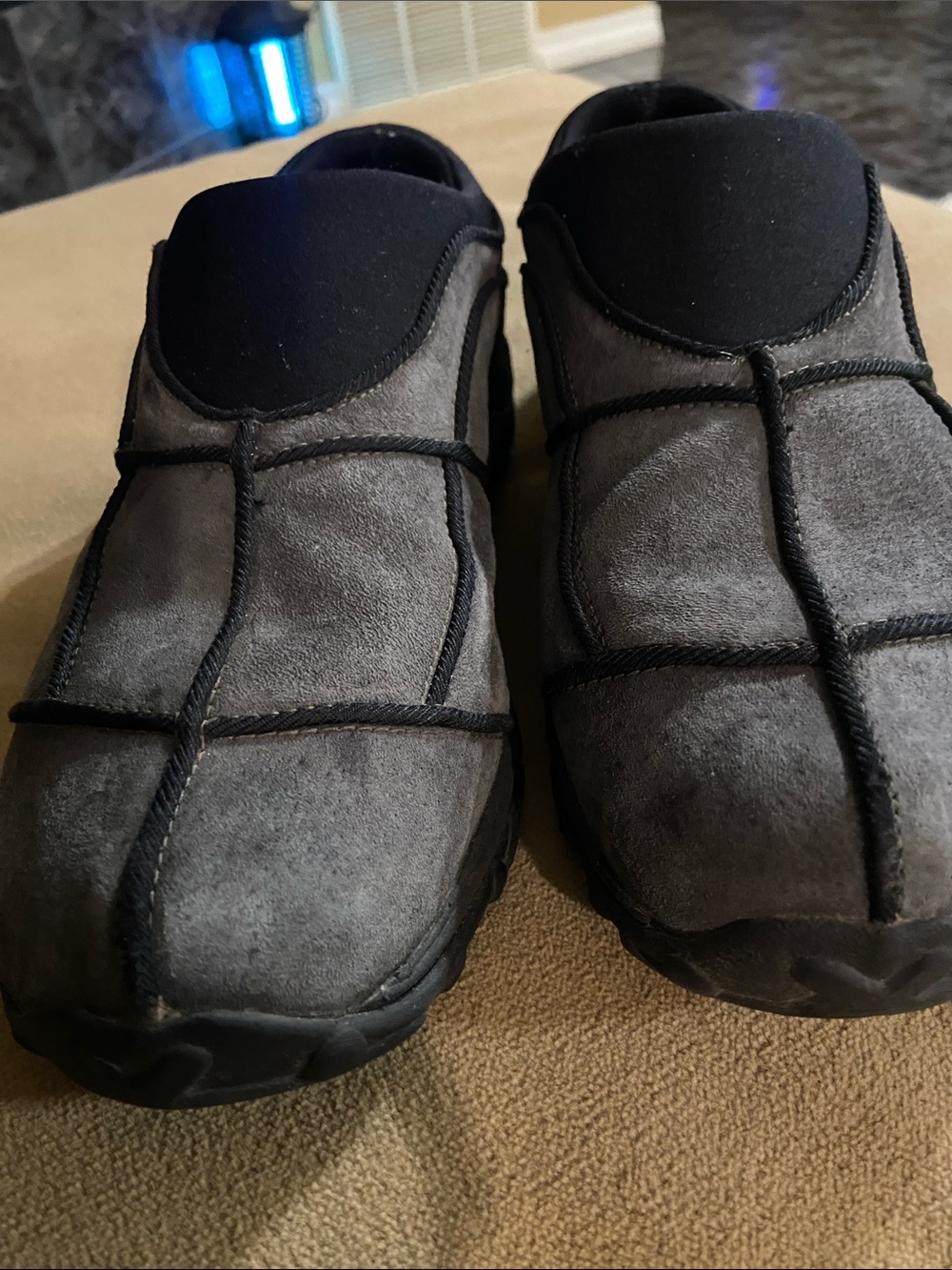 Merrell Men's Slip-On Suede Loafer in Gray and Black